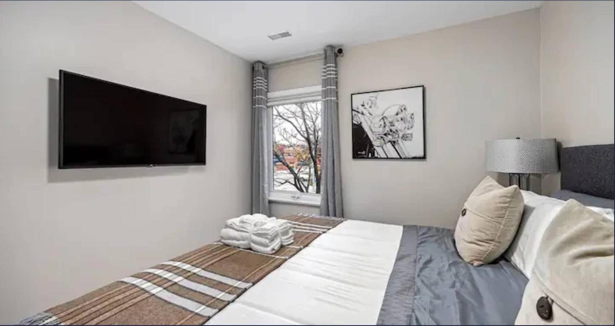 Casa St Clair - Suite -Style Suite W Lrg Patio Toronto Buitenkant foto